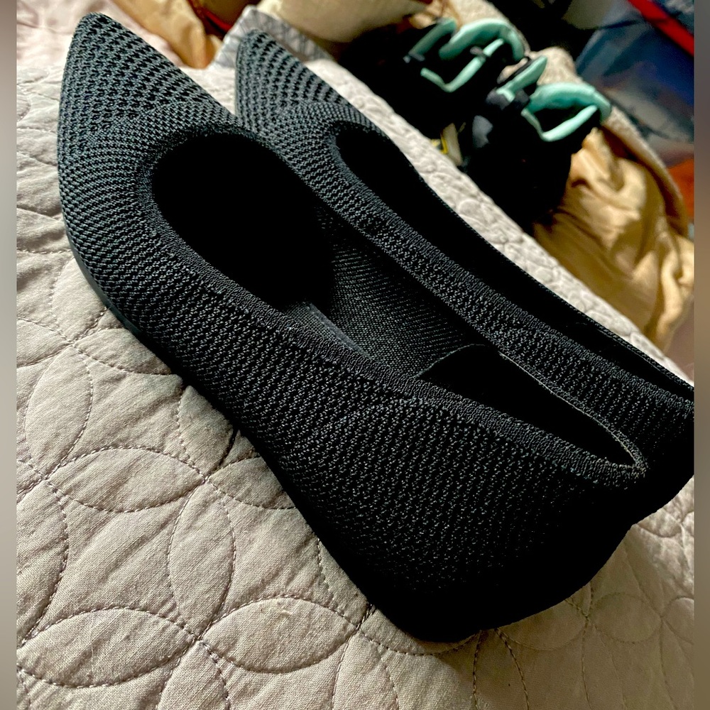 Naturalizer Pointed  Toe Black Flats